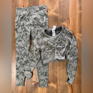 XL WOMENS GYMSHARK Camo Set